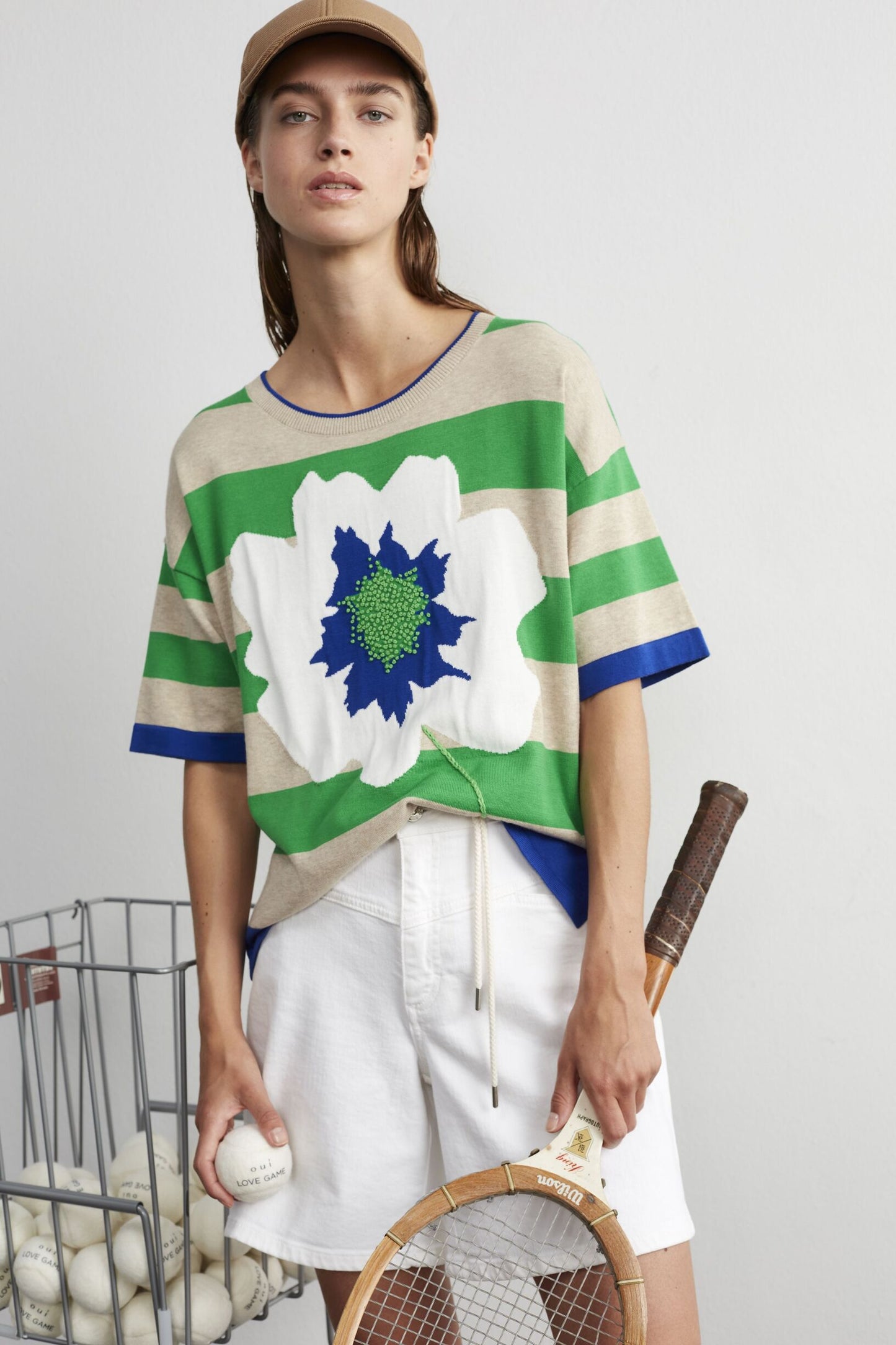 Kurzarmpullover mit Blumenmotiv