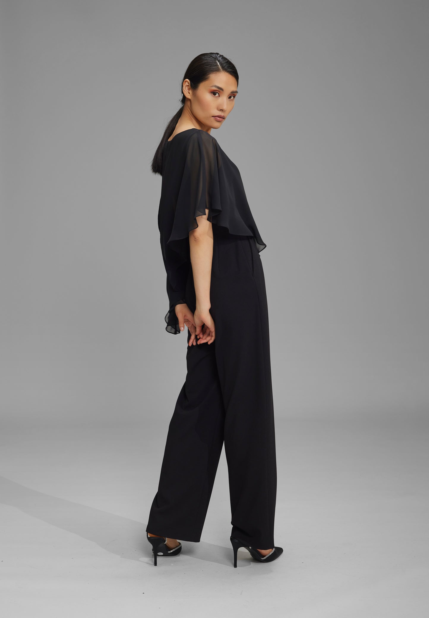 Jumpsuit mit asymmetrischem Überwurf