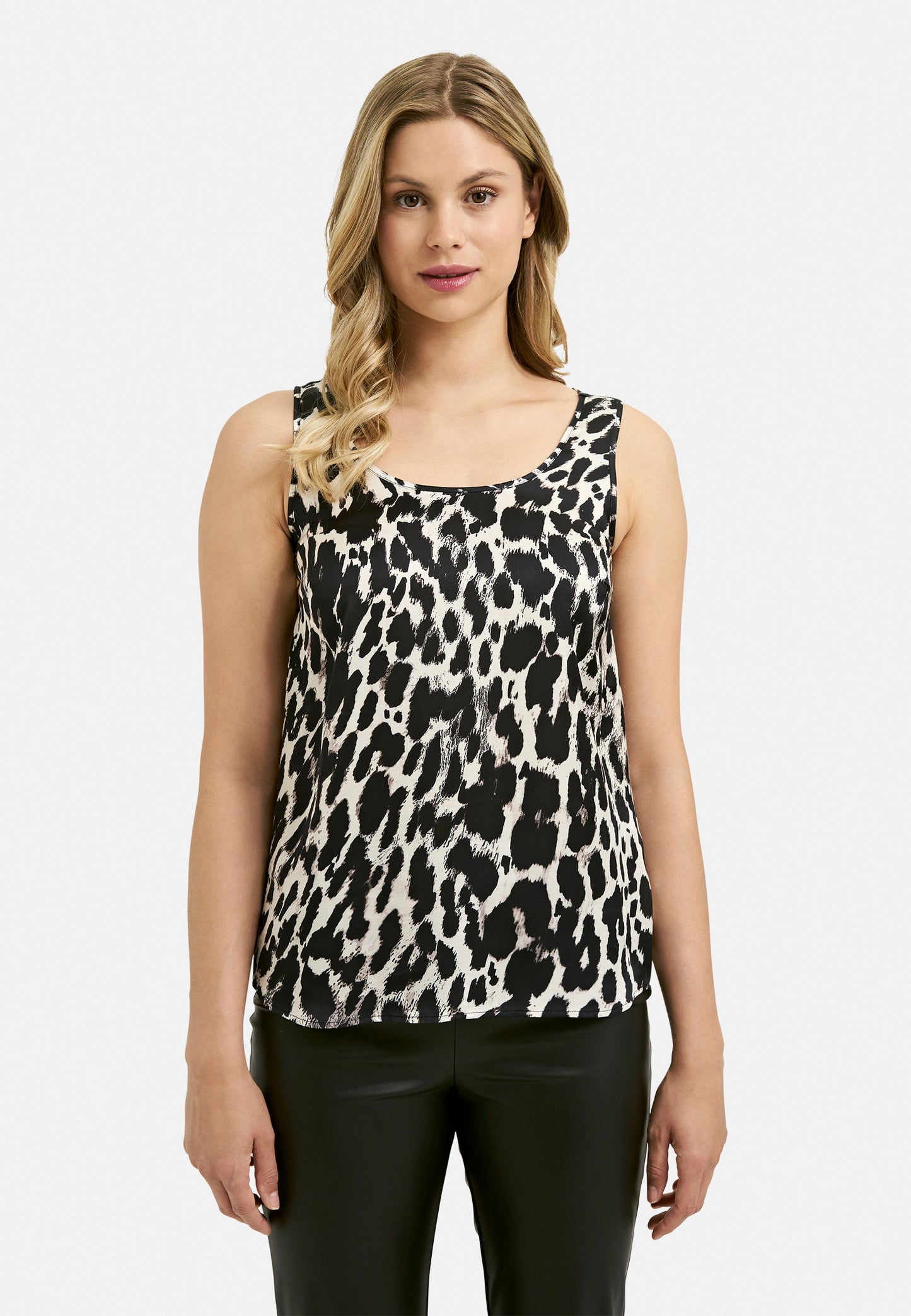 Top w roundneck