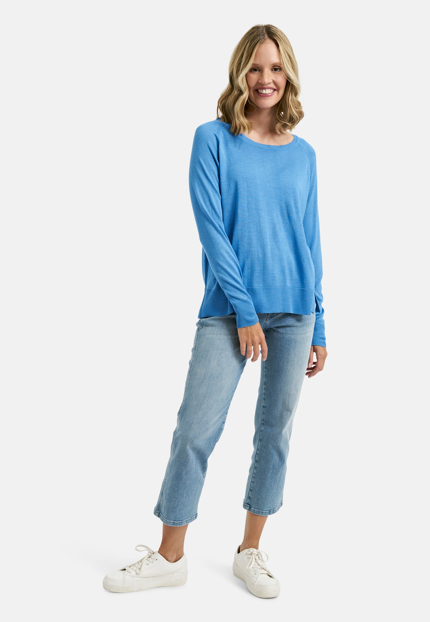 Pullover with roundneck and raglan 1/1 sleeves