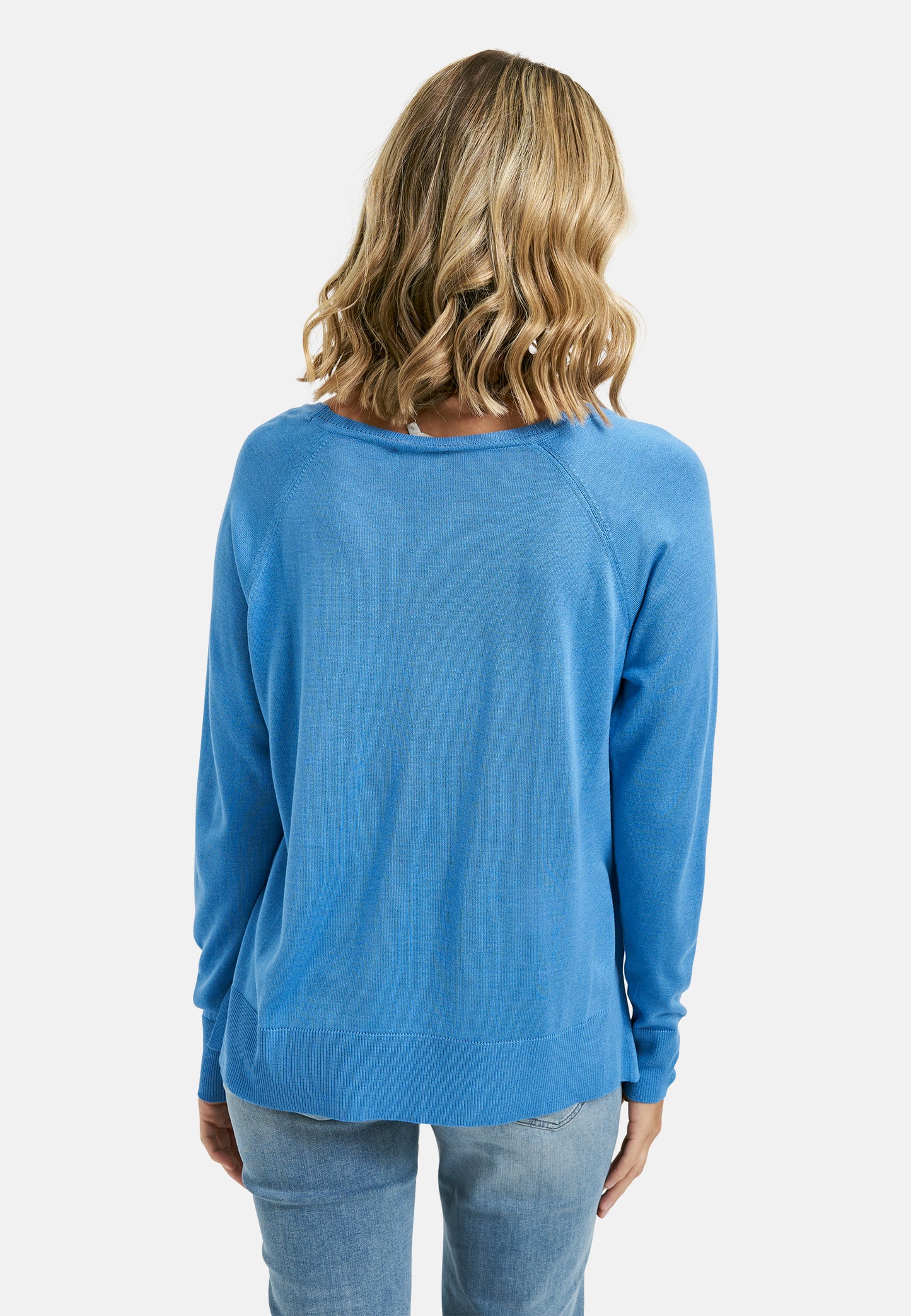 Pullover with roundneck and raglan 1/1 sleeves