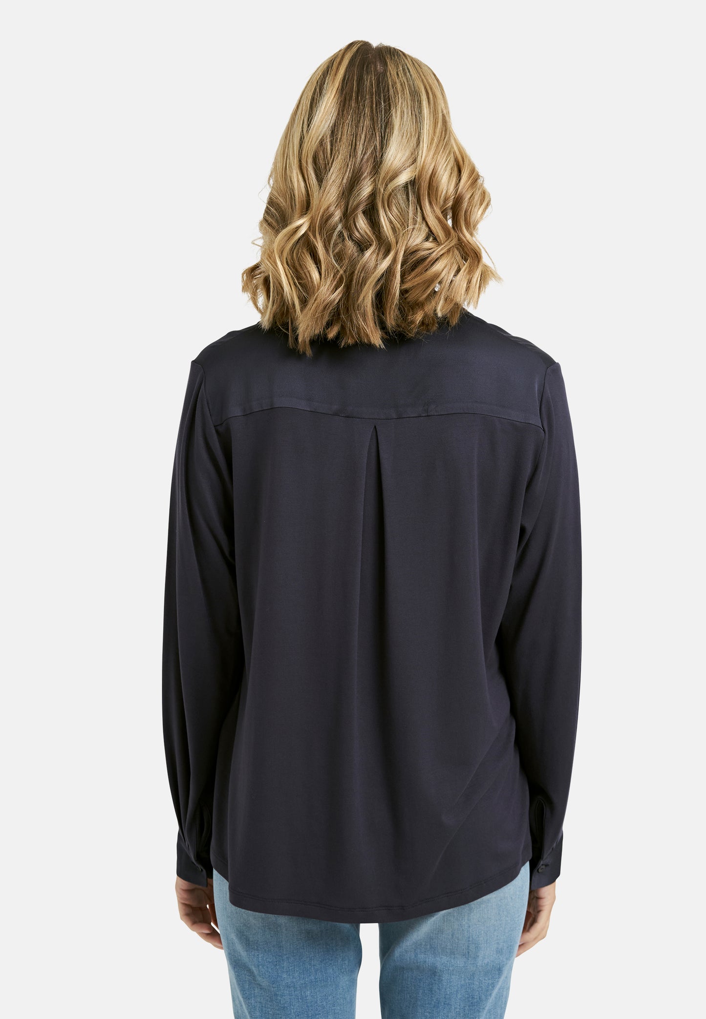 Blouse with collar, placket and 1/1 sleeves