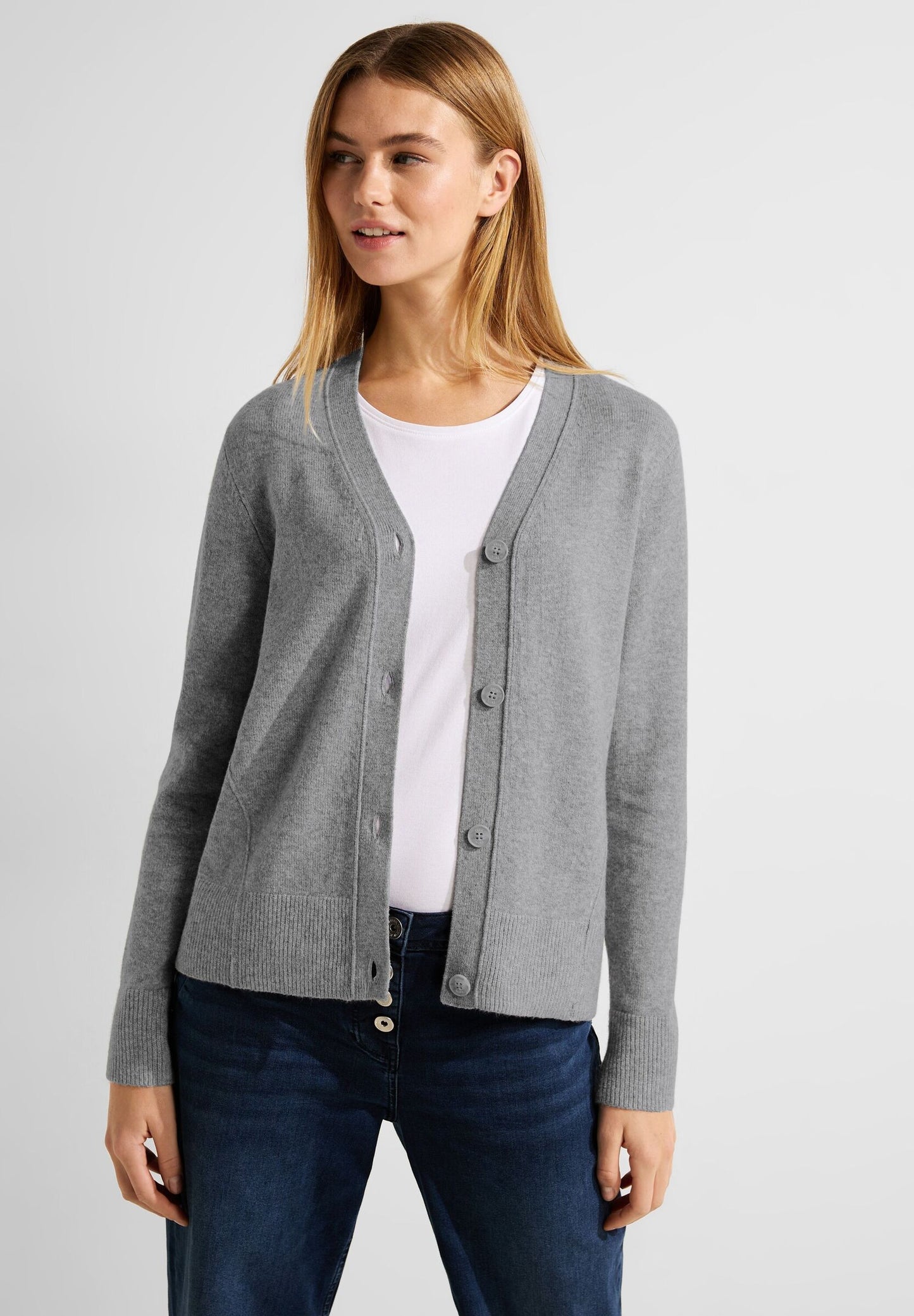 Cardigan mit Ziernähten