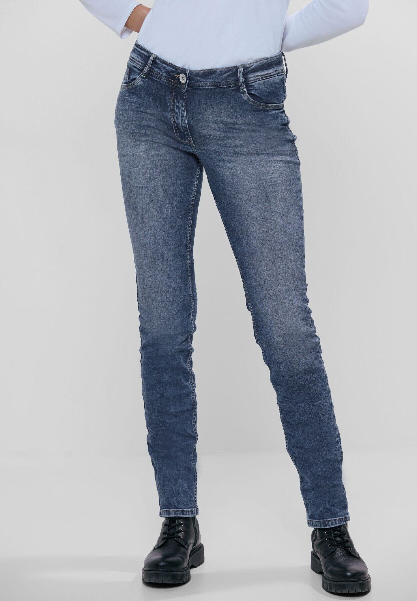 Casual Fit Jeans