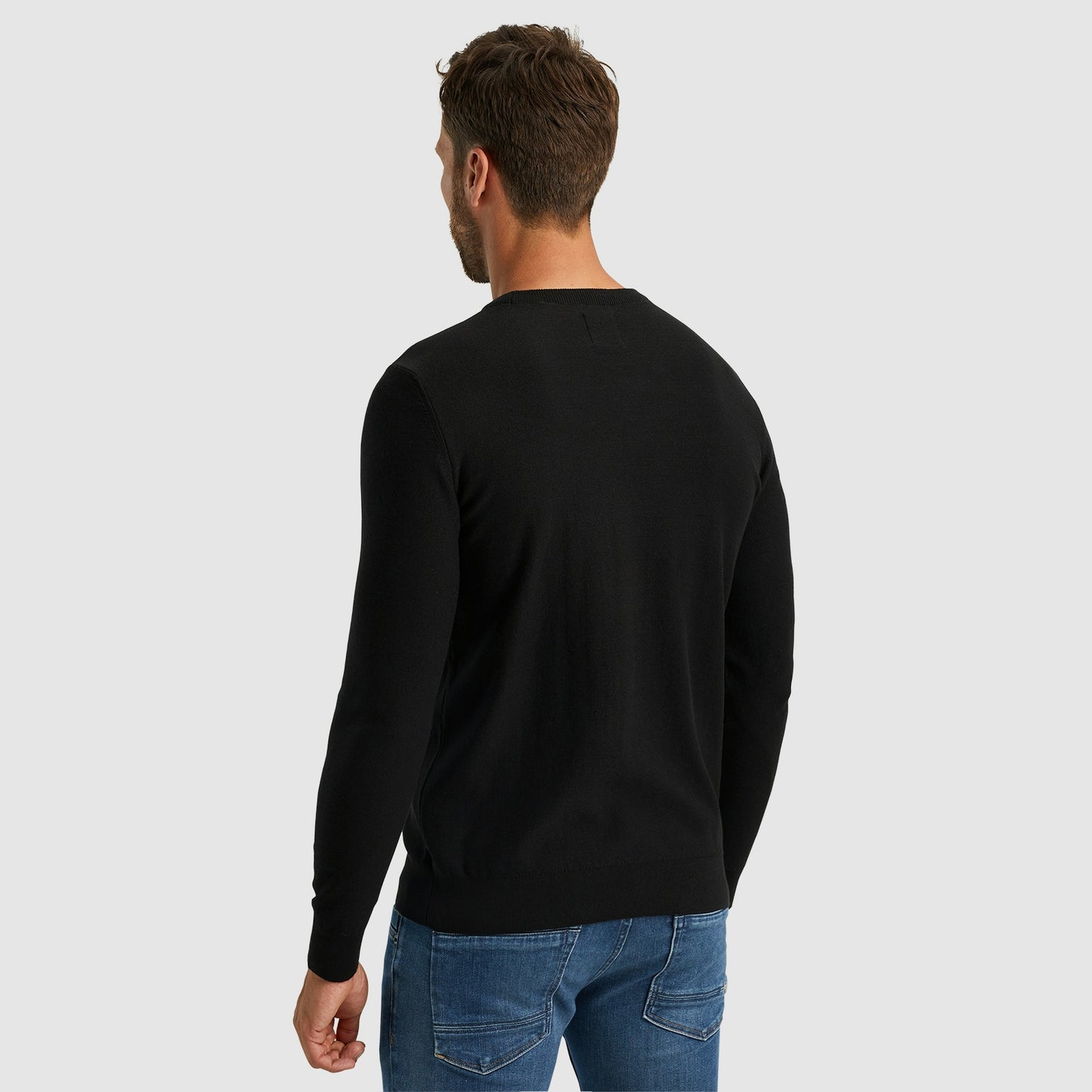 R-neck cotton knit